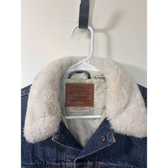Levi's Womens Faux‎ Fur Collar Ex-Boyfriend Trucker Jacket Oversized Blue XS - Picture 7 of 13
